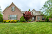 Lafayette Pkwy (2000s 1.5 Story)